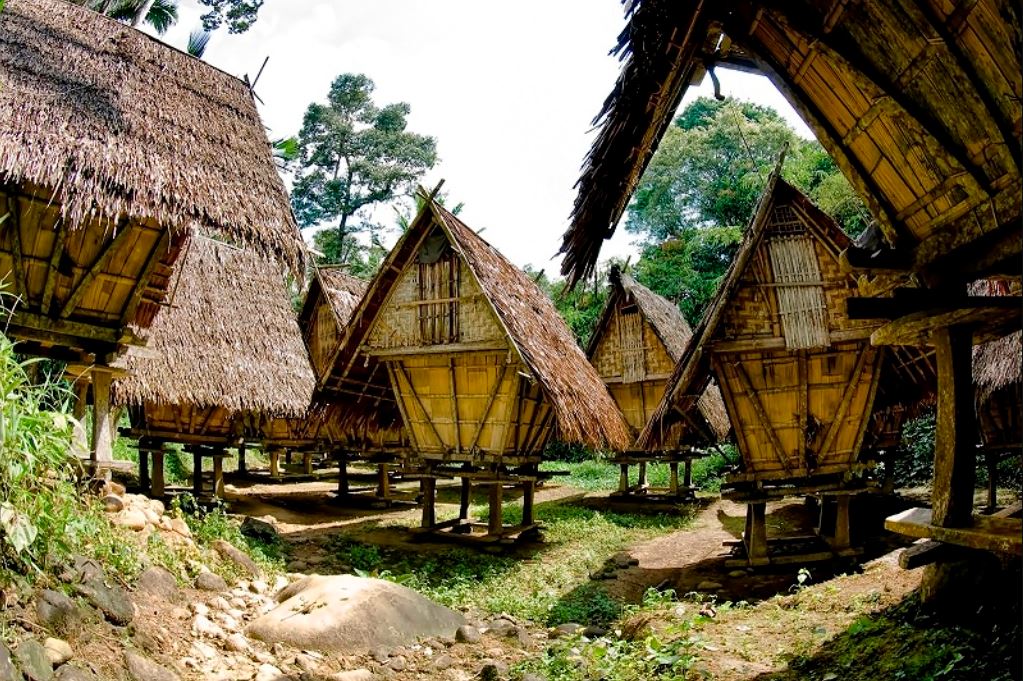 Tempat Wisata Adat Di Indonesia